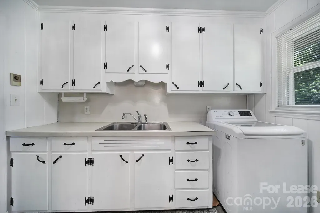 4301 Briarhill Drive Charlotte NC 28215