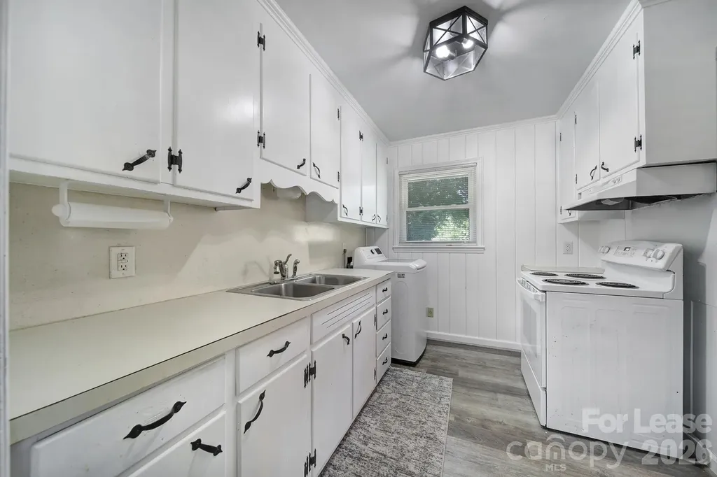 4301 Briarhill Drive Charlotte NC 28215