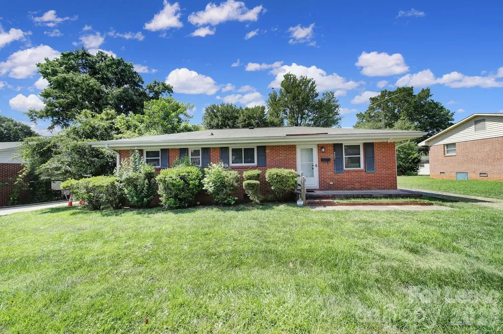 4301 Briarhill Drive Charlotte NC 28215