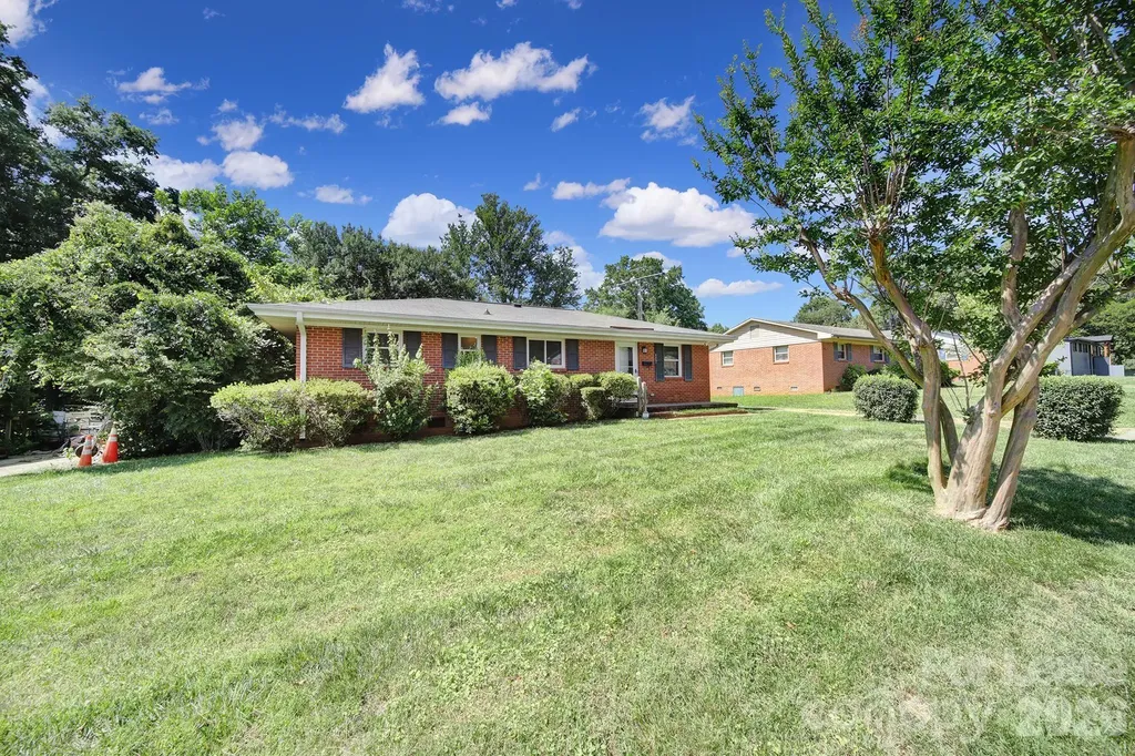 4301 Briarhill Drive Charlotte NC 28215