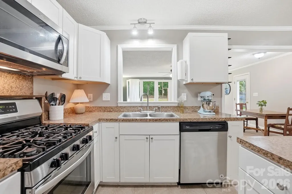 5542 Randolph Road Kannapolis NC 28081