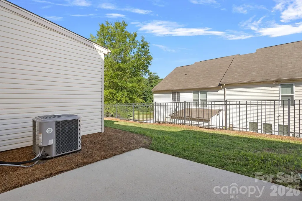 1809 Royal Gorge Avenue Charlotte NC 28210