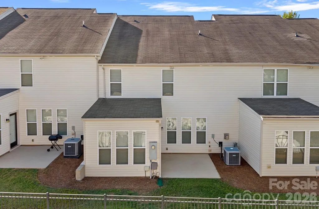 1809 Royal Gorge Avenue Charlotte NC 28210
