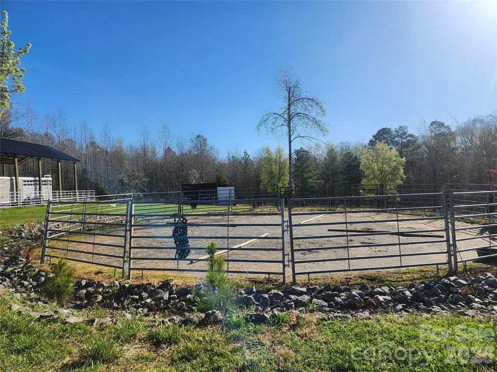 4085 Hunting Country Road Tryon NC 28782