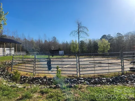 4085 Hunting Country Road Tryon NC 28782