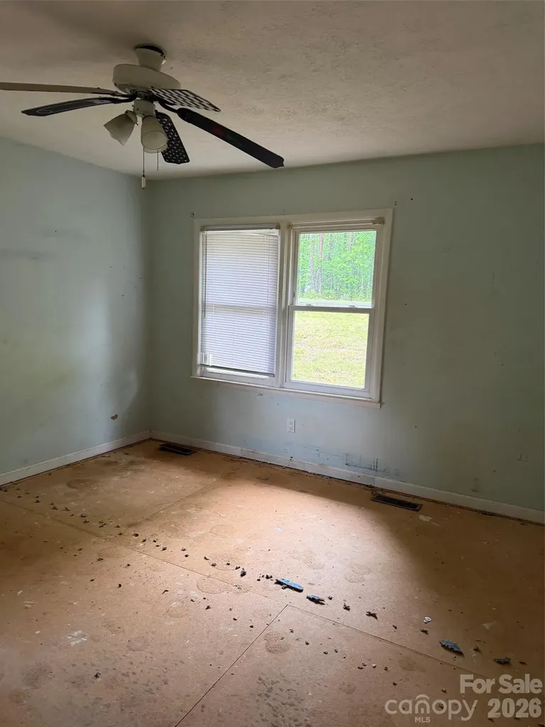 2723 Tatertown Loop Nebo NC 28761