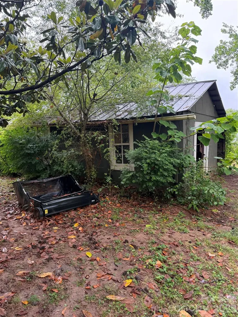 2723 Tatertown Loop Nebo NC 28761