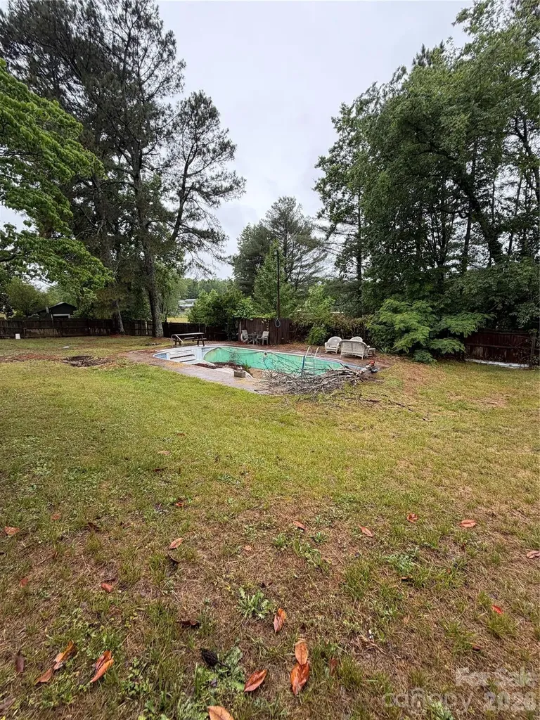 2723 Tatertown Loop Nebo NC 28761