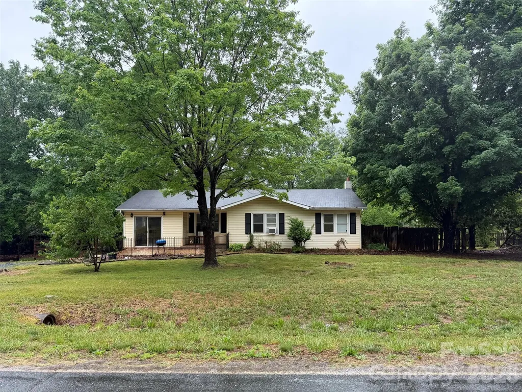 2723 Tatertown Loop Nebo NC 28761