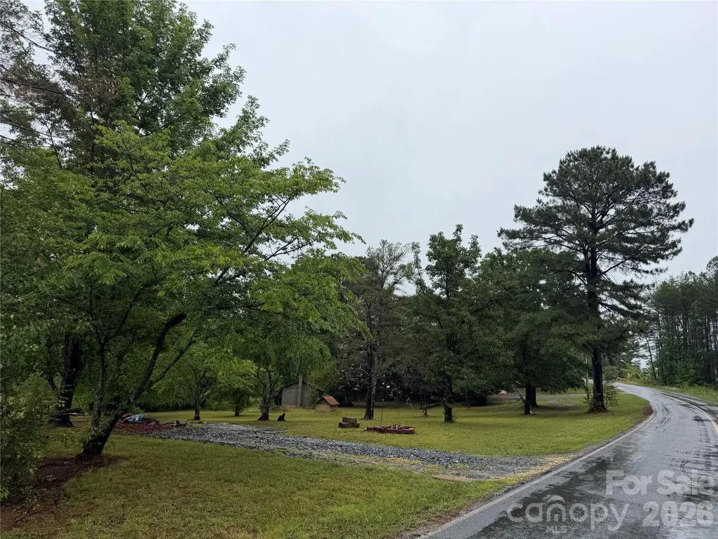 2723 Tatertown Loop Nebo NC 28761