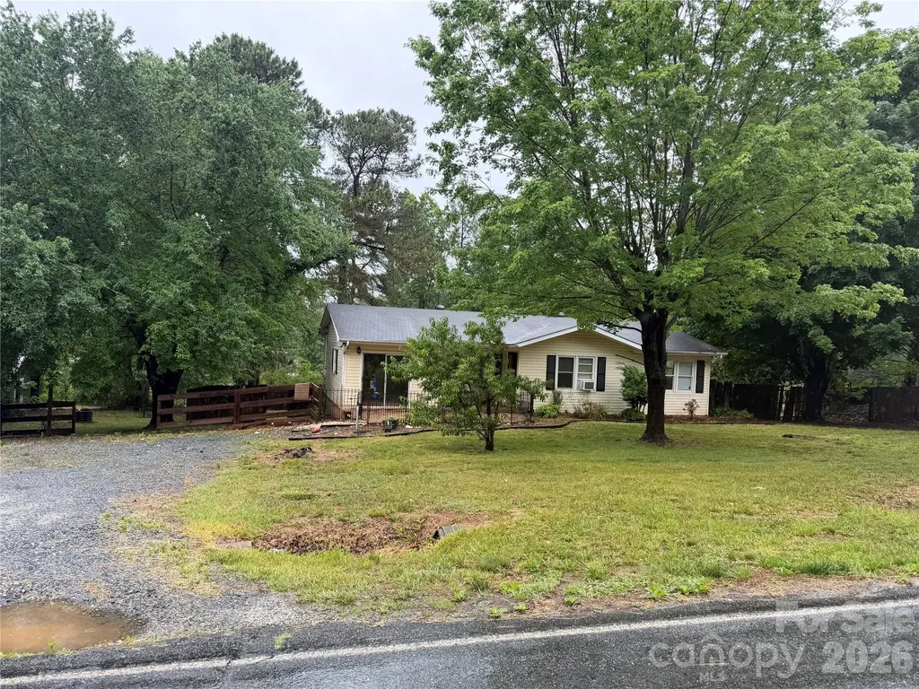 2723 Tatertown Loop Nebo NC 28761