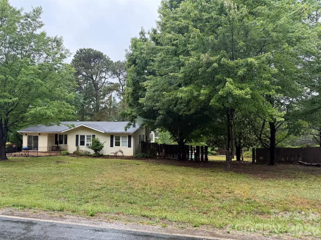 2723 Tatertown Loop Nebo NC 28761