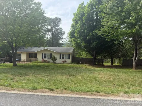 2723 Tatertown Loop Nebo NC 28761