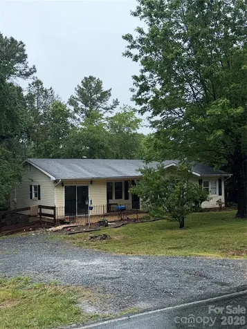2723 Tatertown Loop Nebo NC 28761