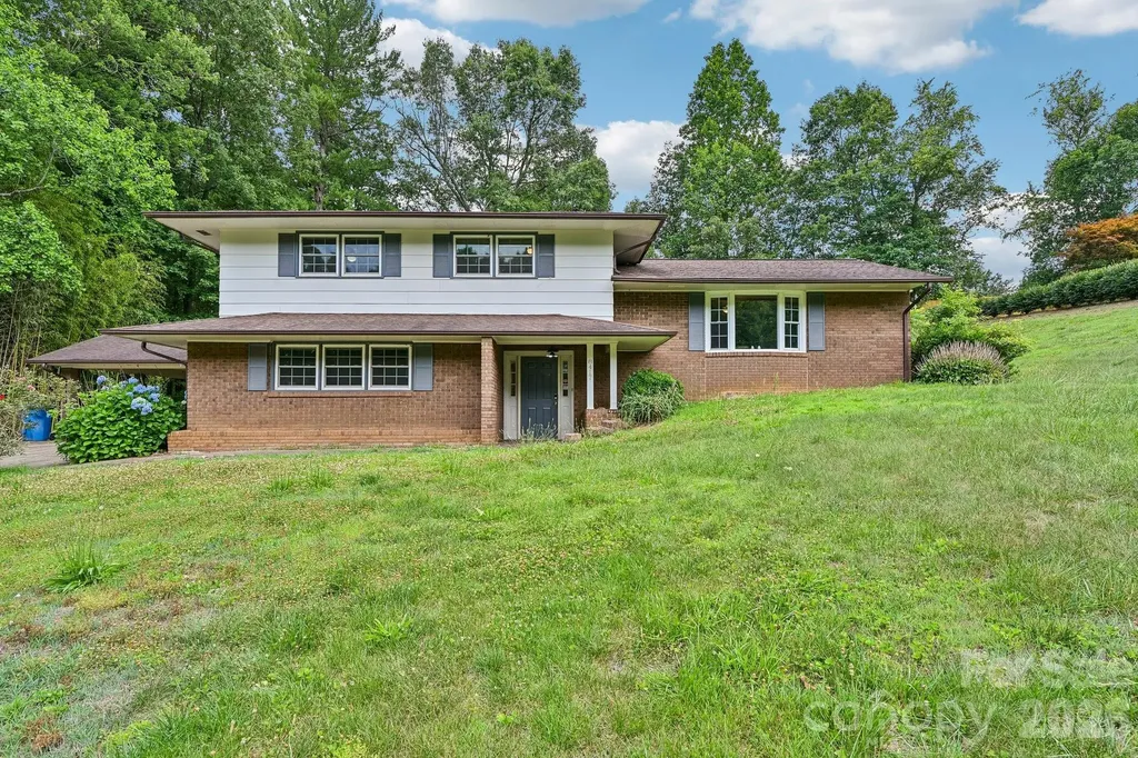 8417 Rolling Hills Avenue Hickory NC 28602