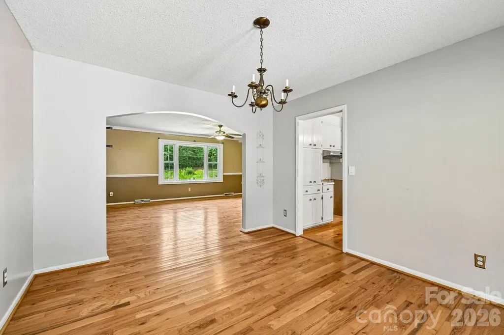8417 Rolling Hills Avenue Hickory NC 28602