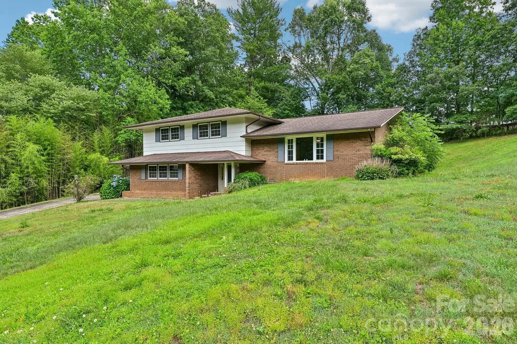 8417 Rolling Hills Avenue Hickory NC 28602