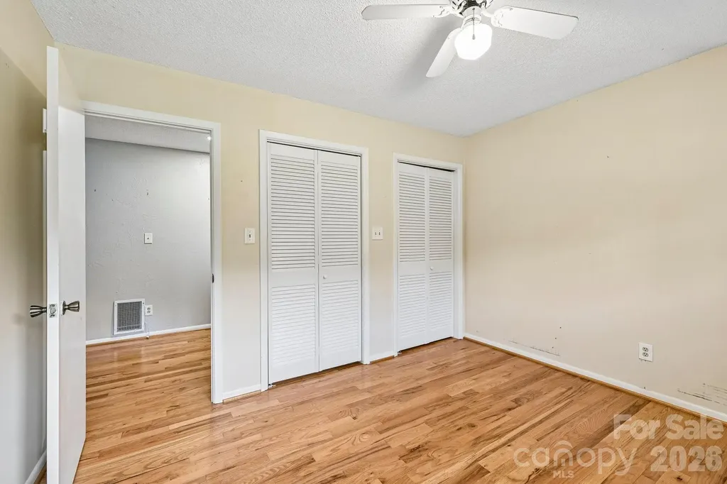 8417 Rolling Hills Avenue Hickory NC 28602