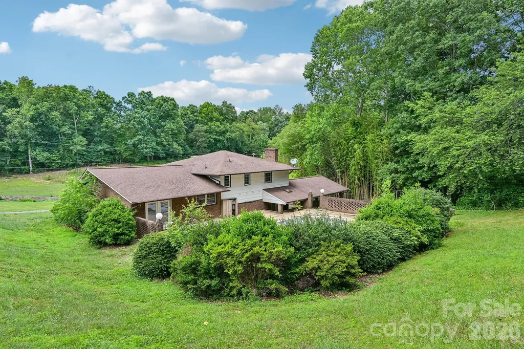 8417 Rolling Hills Avenue Hickory NC 28602