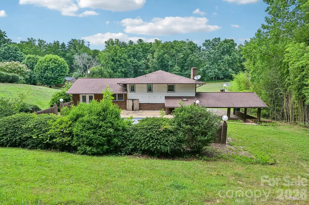 8417 Rolling Hills Avenue Hickory NC 28602