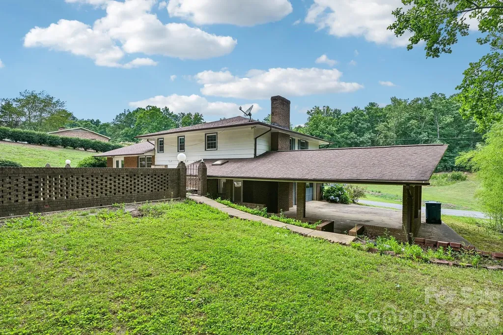 8417 Rolling Hills Avenue Hickory NC 28602