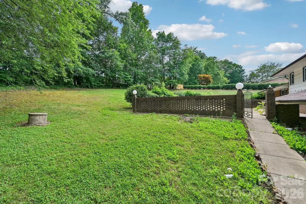 8417 Rolling Hills Avenue Hickory NC 28602