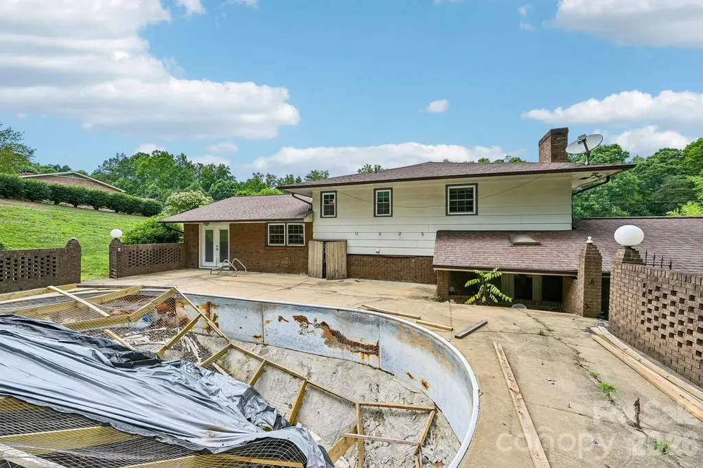 8417 Rolling Hills Avenue Hickory NC 28602