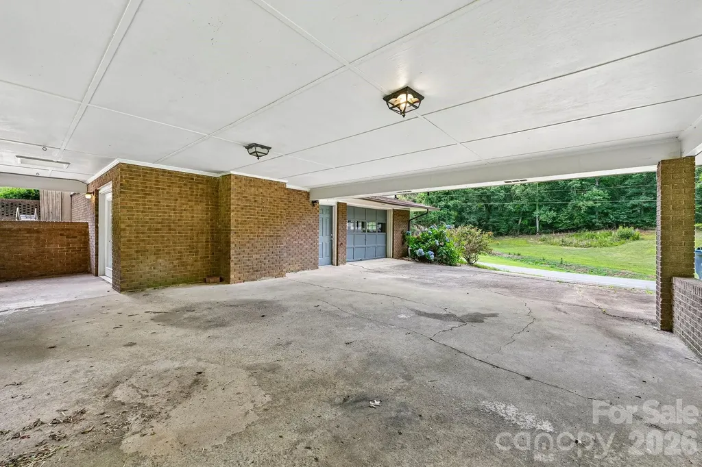 8417 Rolling Hills Avenue Hickory NC 28602
