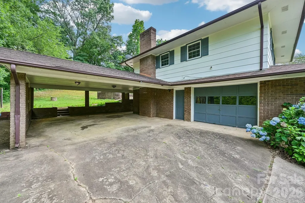 8417 Rolling Hills Avenue Hickory NC 28602