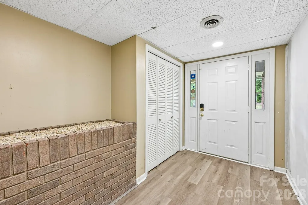 8417 Rolling Hills Avenue Hickory NC 28602