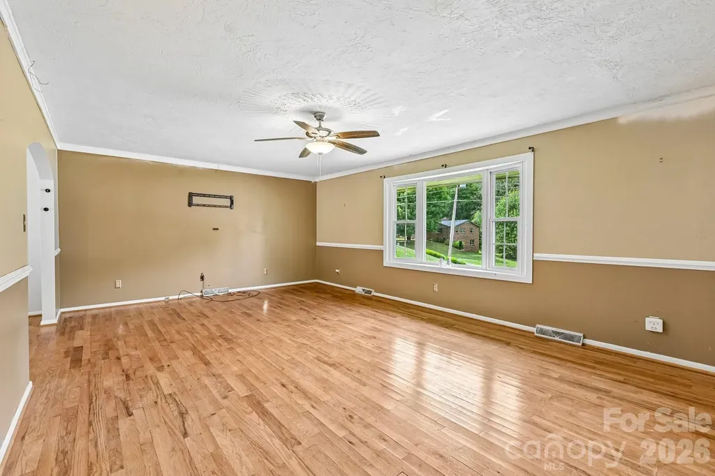 8417 Rolling Hills Avenue Hickory NC 28602