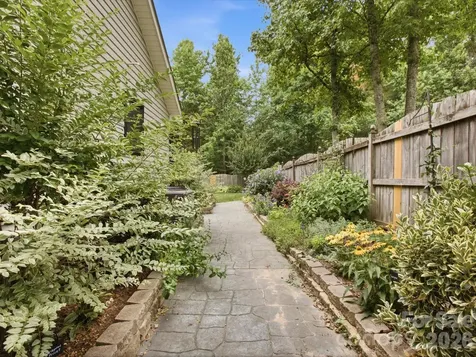 1102 Slate Ridge Road Matthews NC 28104