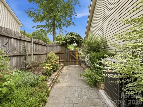 1102 Slate Ridge Road Matthews NC 28104