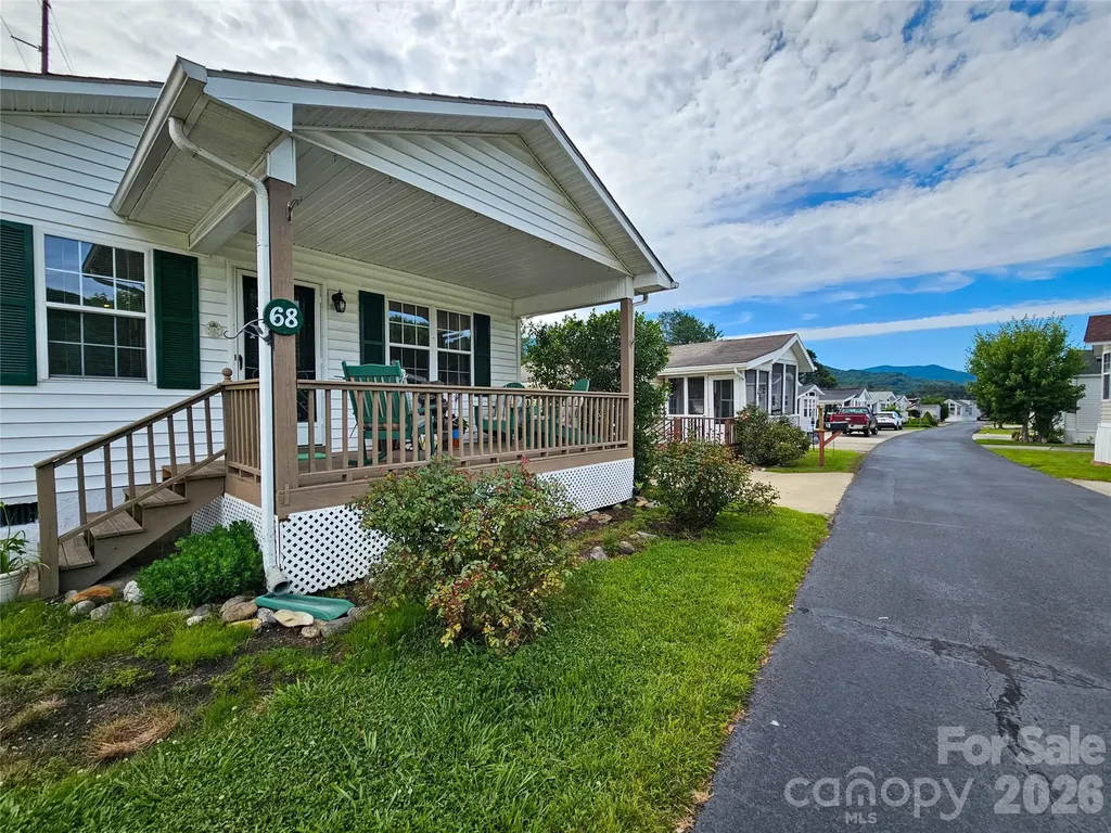 68 Strollers Lane Waynesville NC 28786