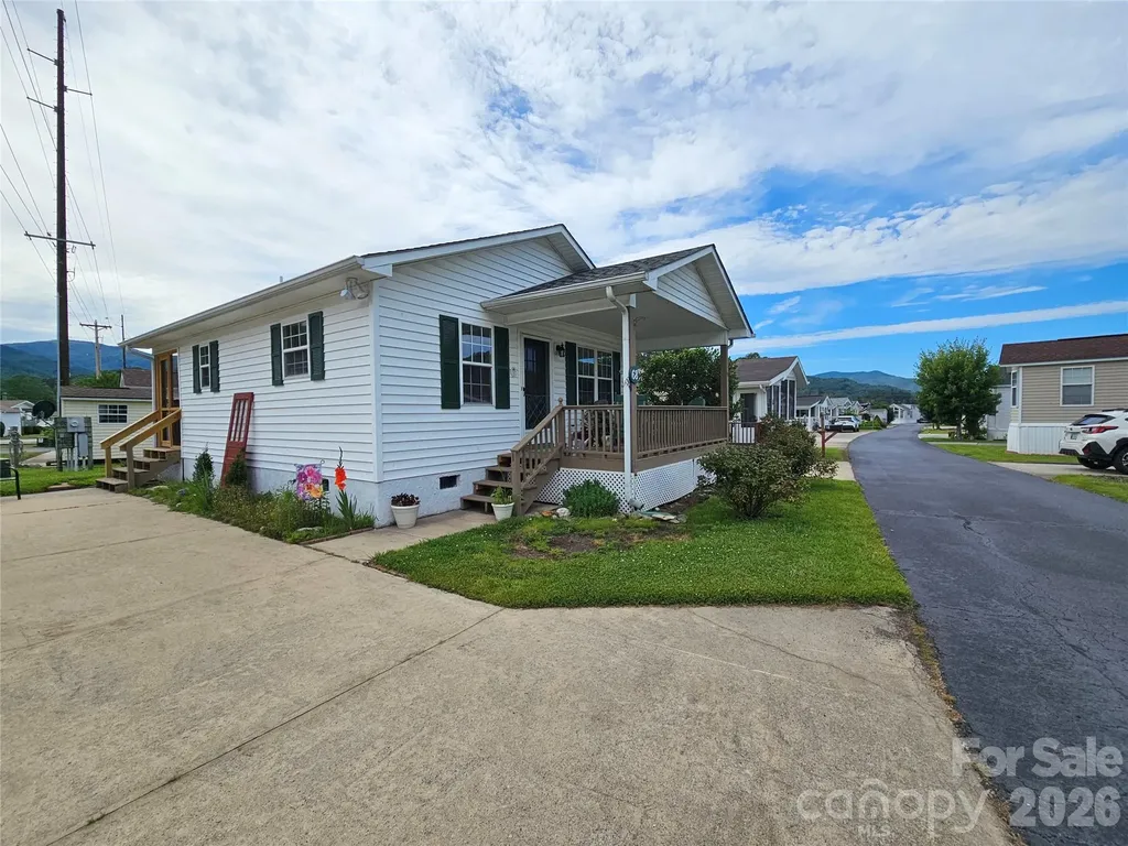 68 Strollers Lane Waynesville NC 28786