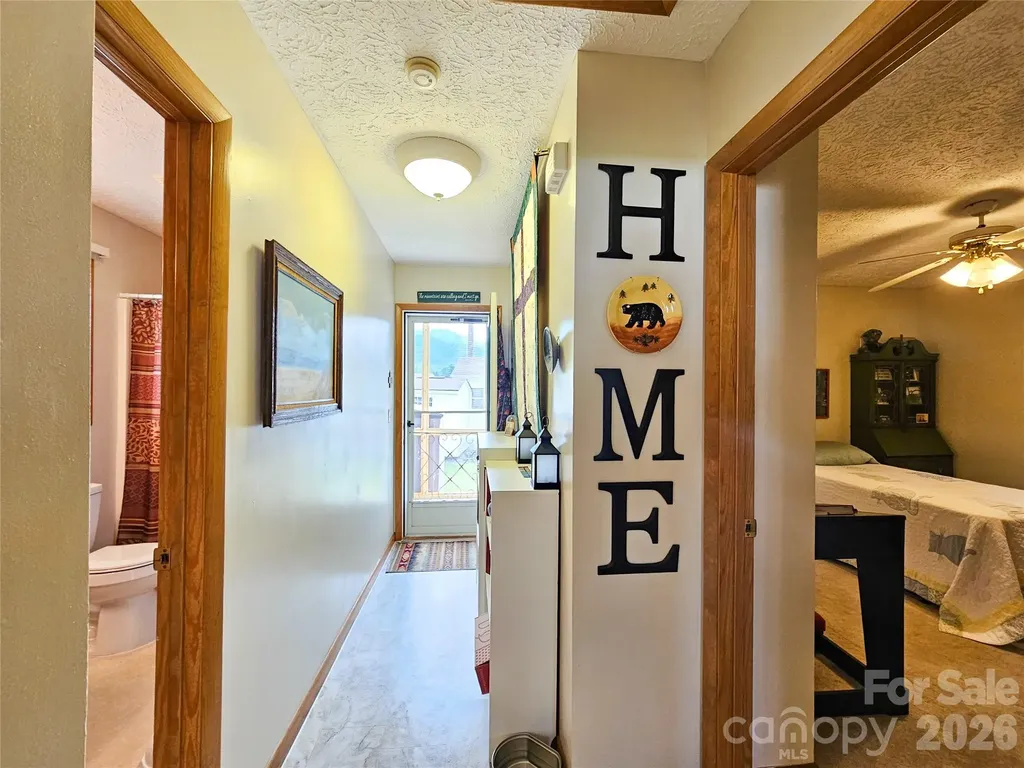 68 Strollers Lane Waynesville NC 28786