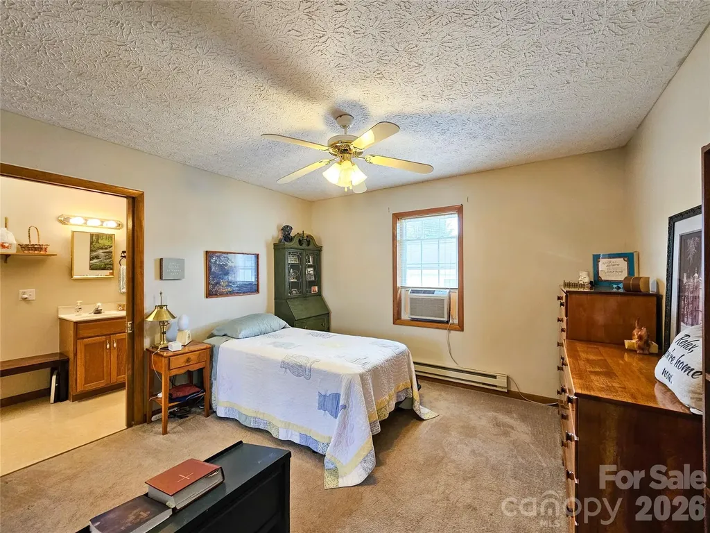 68 Strollers Lane Waynesville NC 28786