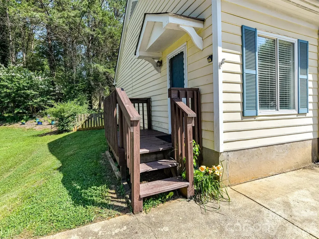 13421 Baker Mills Road Pineville NC 28134