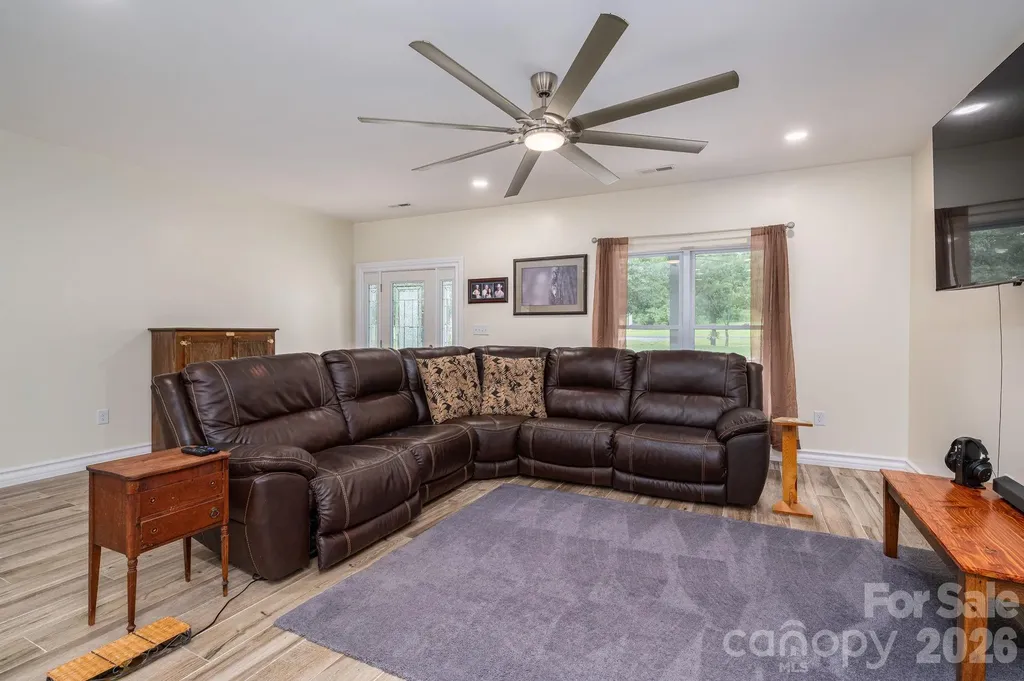 3103 Richview Drive Crouse NC 28033