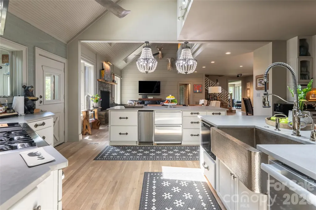 145 Kalmia Drive Asheville NC 28804