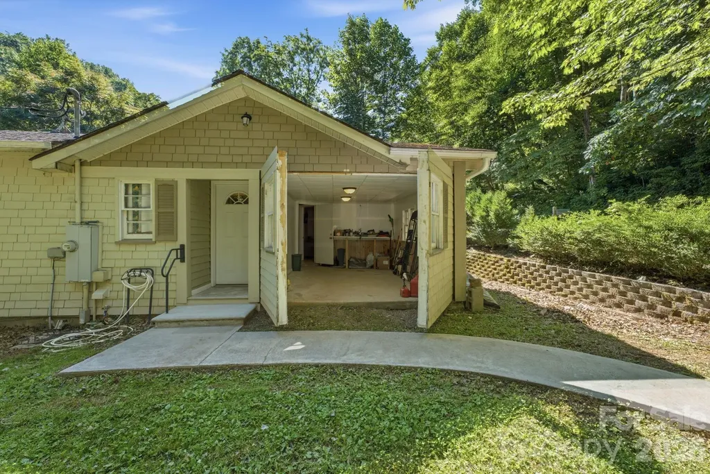 583 Dark Ridge Road Sylva NC 28779