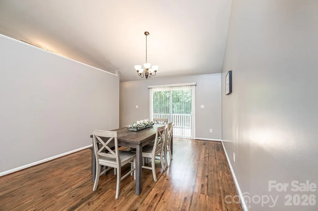 4158 Arrowhead Drive NE Hickory NC 28601