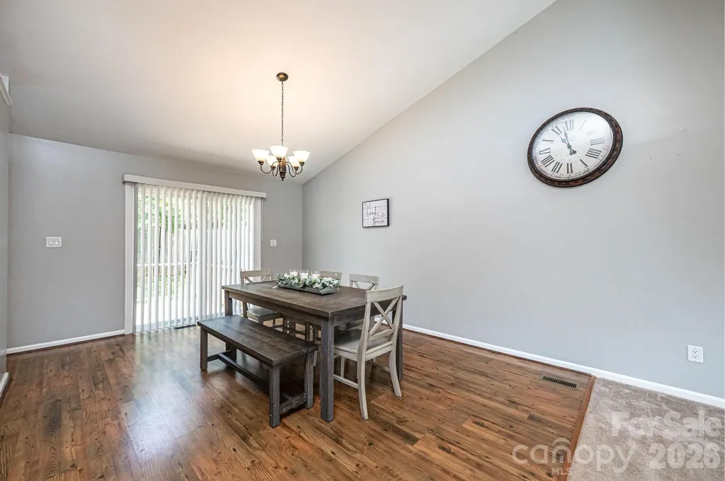 4158 Arrowhead Drive NE Hickory NC 28601