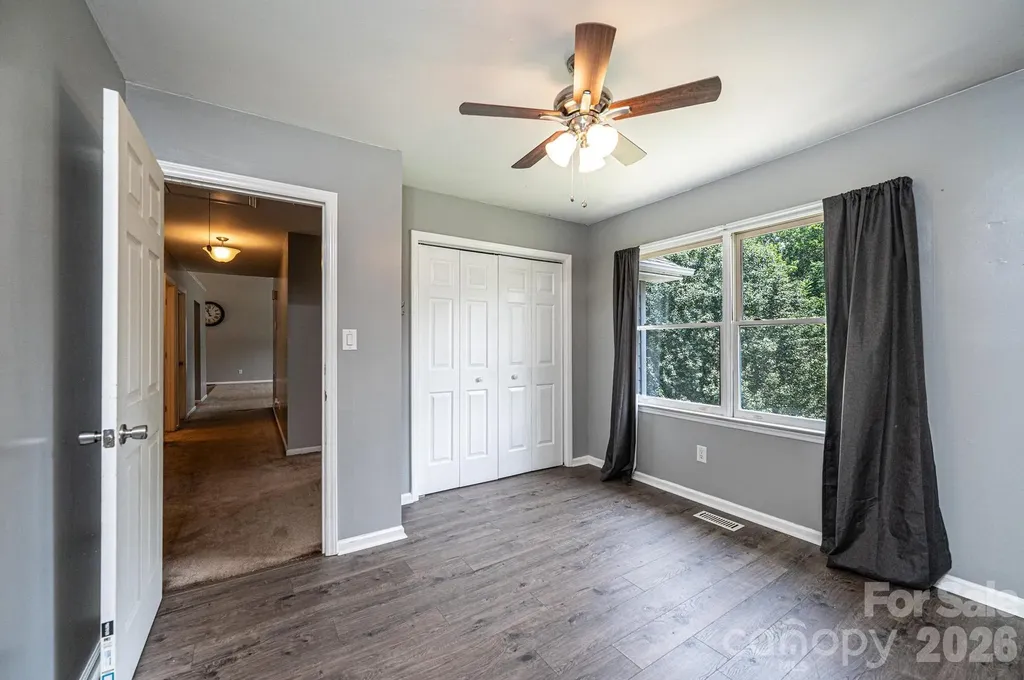 4158 Arrowhead Drive NE Hickory NC 28601