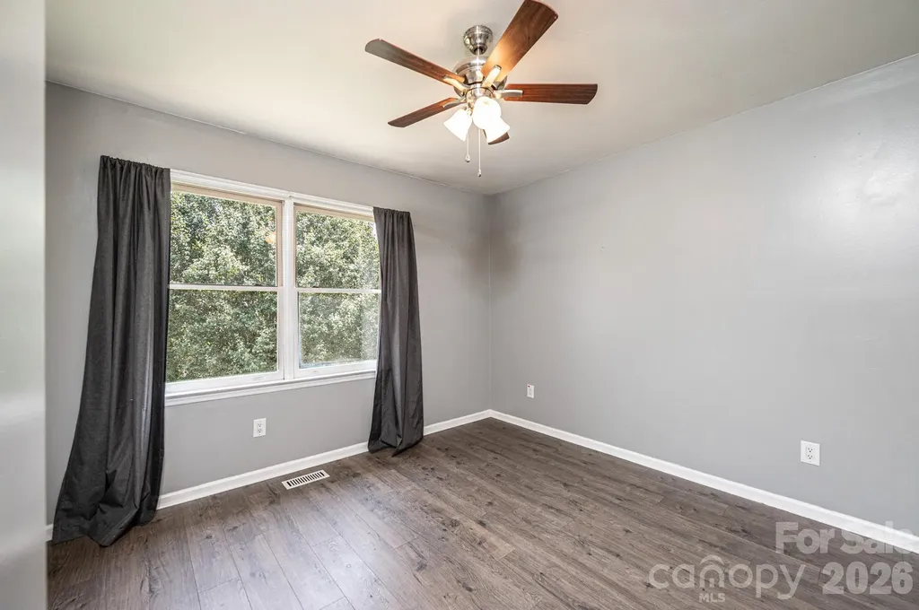 4158 Arrowhead Drive NE Hickory NC 28601