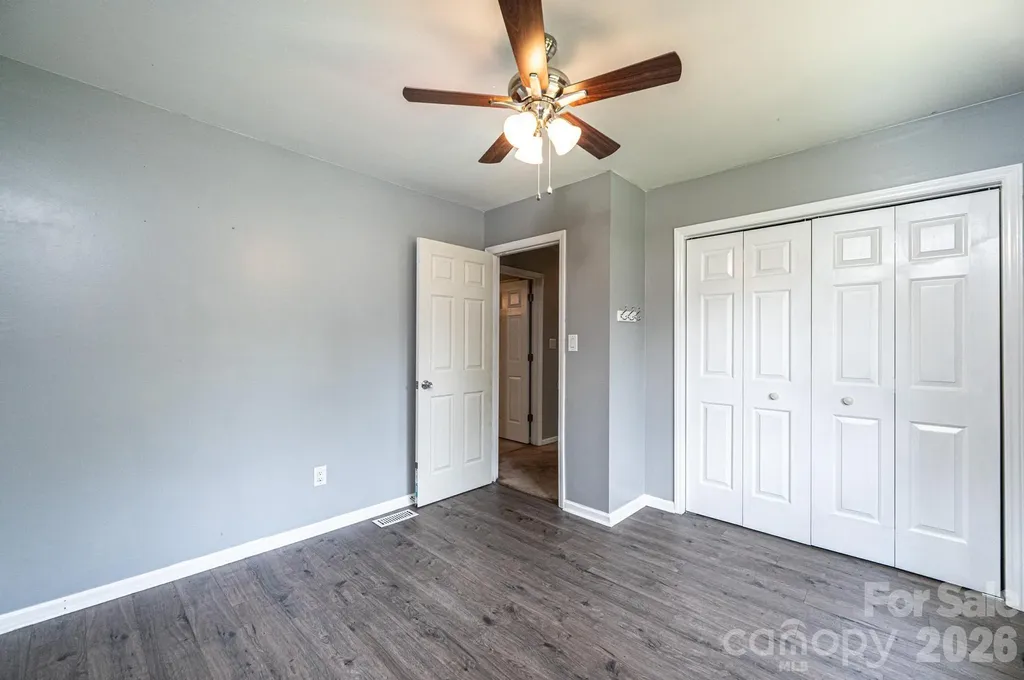 4158 Arrowhead Drive NE Hickory NC 28601
