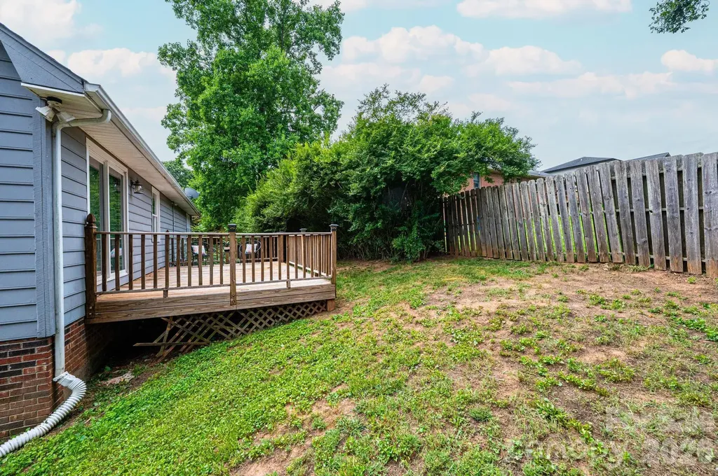 4158 Arrowhead Drive NE Hickory NC 28601