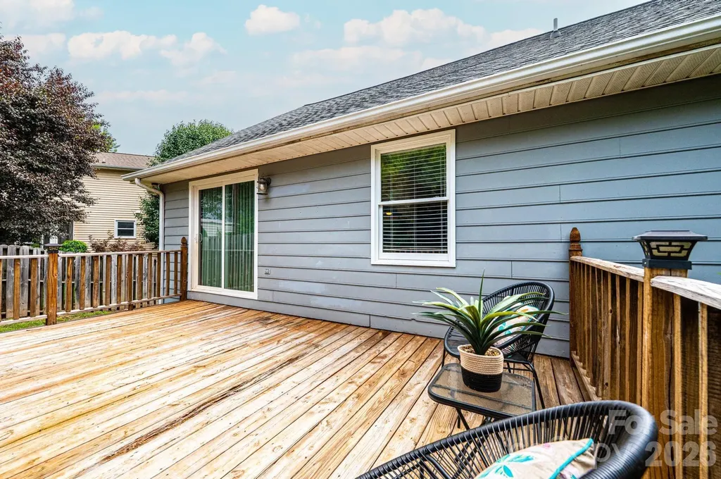 4158 Arrowhead Drive NE Hickory NC 28601