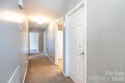 4158 Arrowhead Drive NE Hickory NC 28601
