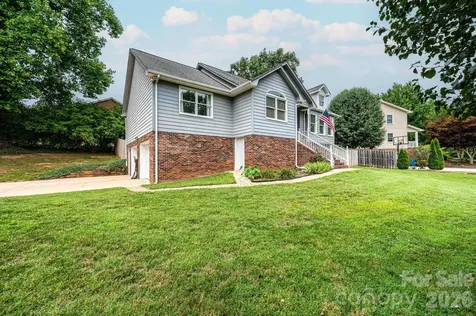 4158 Arrowhead Drive NE Hickory NC 28601